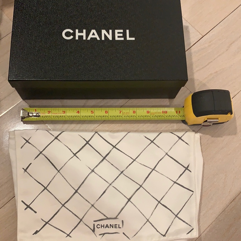 Chanel flap bag gift box